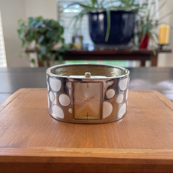 CUFF WATCH gold and polka dot metal